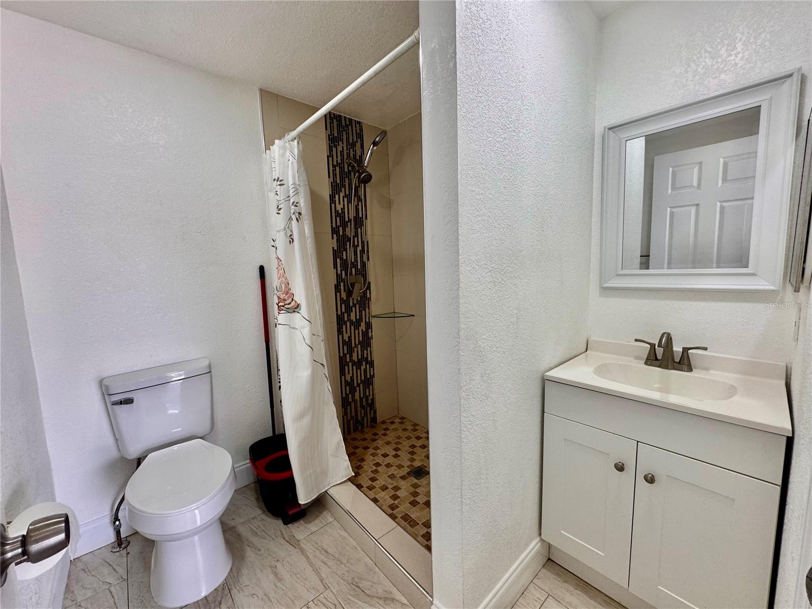 Image 18 of 27 For 3902 Glissade Drive