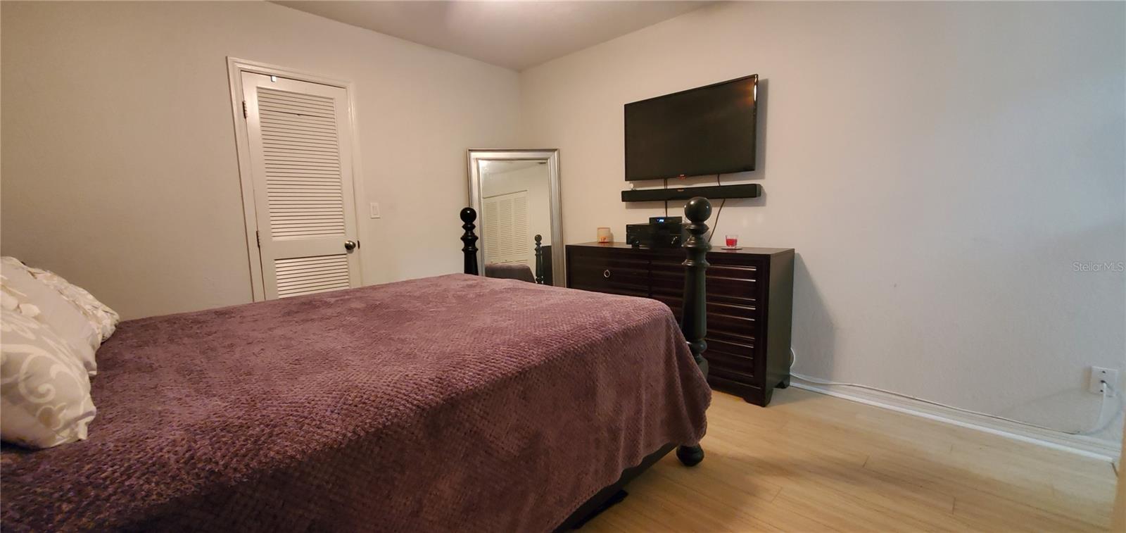 Image 18 of 25 For 5106 Gainsville Drive