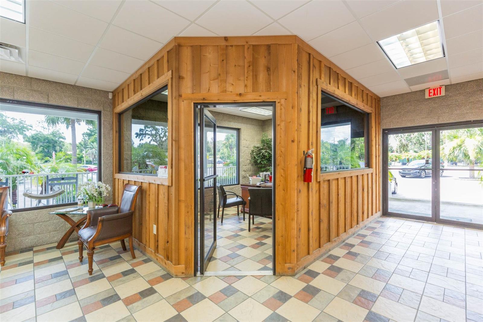 Listing photo id 8 for 13815 21st Street