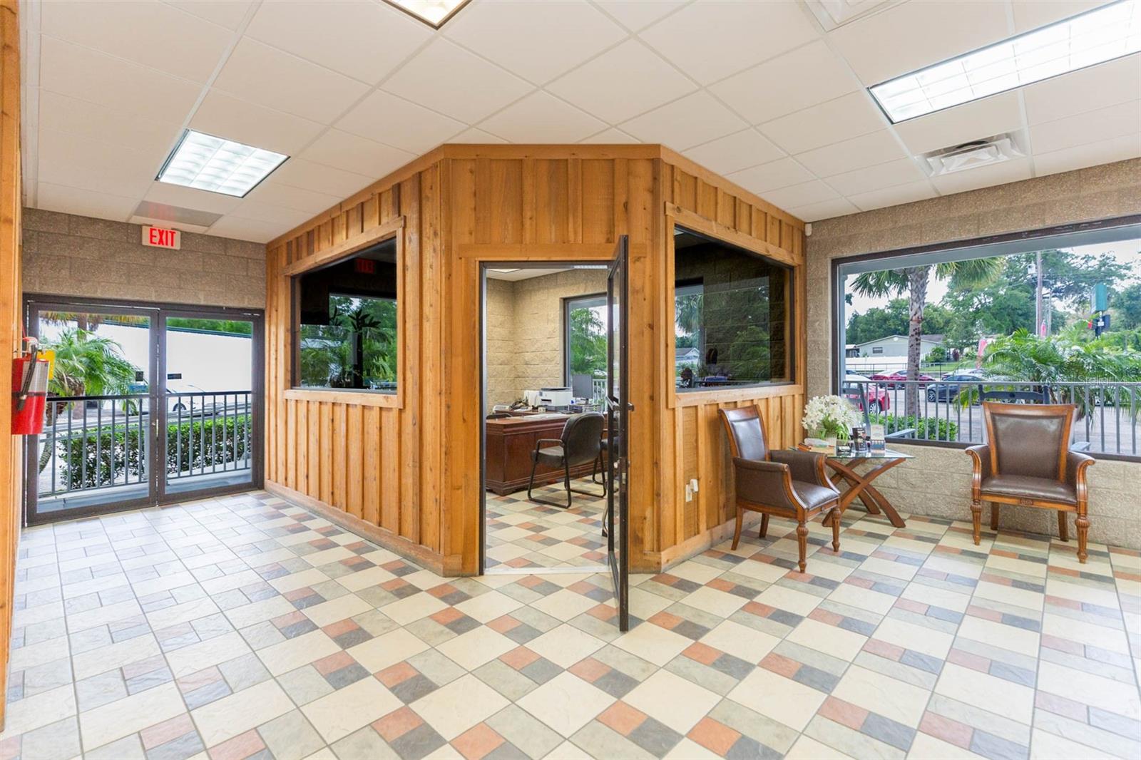 Listing photo id 10 for 13815 21st Street