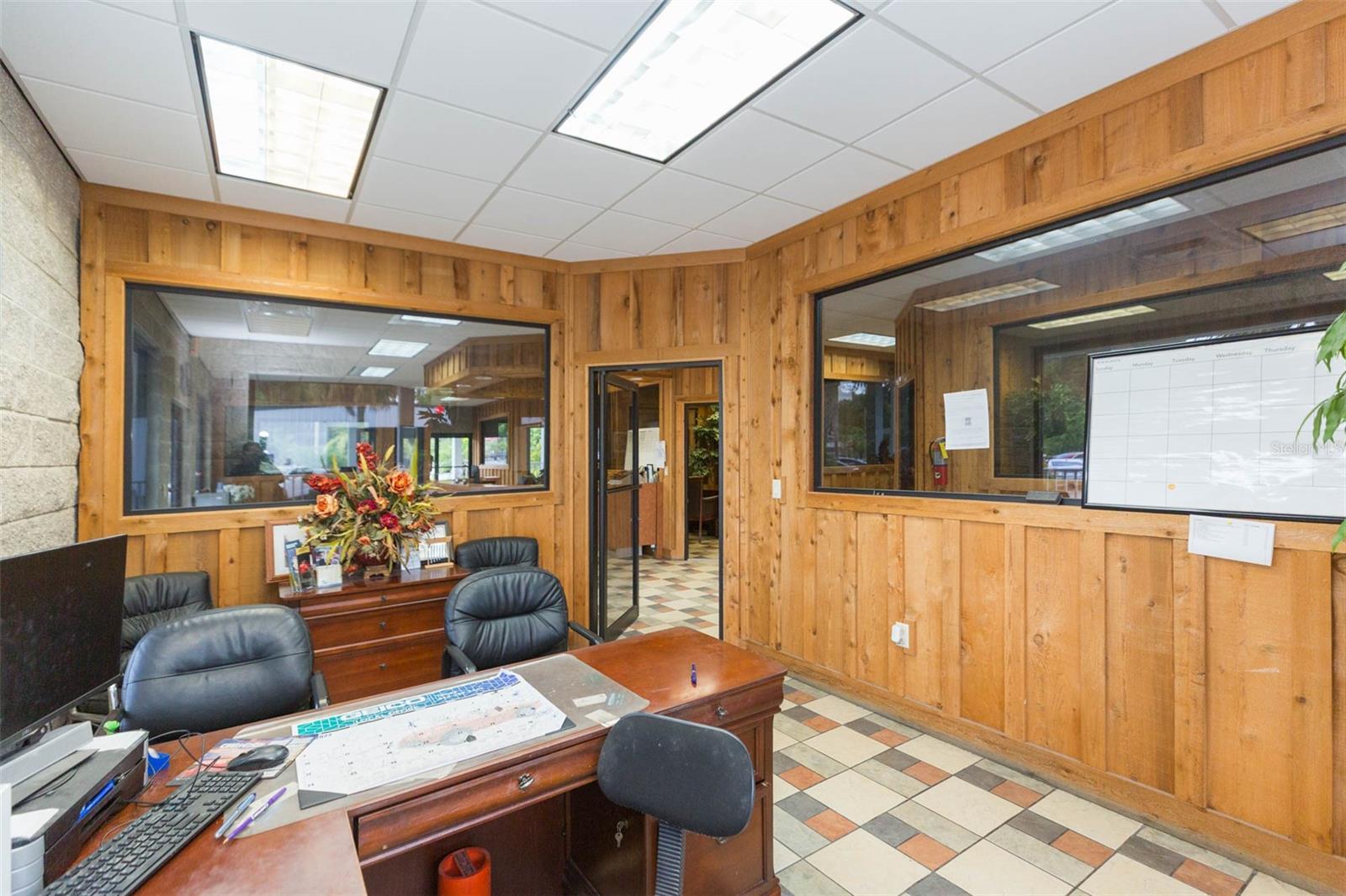 Listing photo id 13 for 13815 21st Street