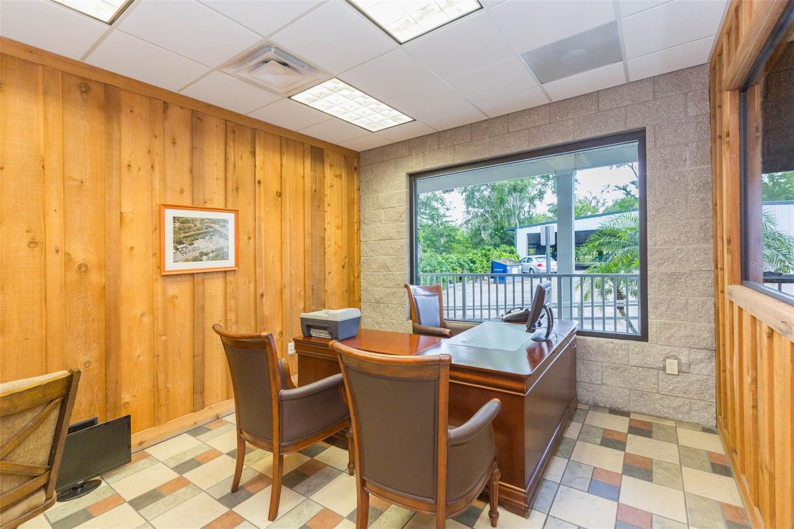 Listing photo id 14 for 13815 21st Street