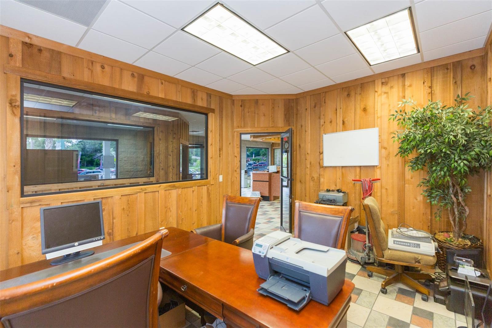 Listing photo id 15 for 13815 21st Street