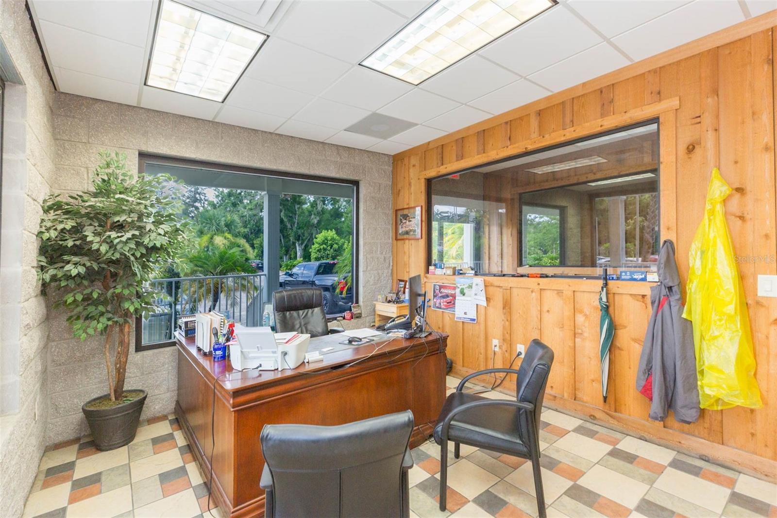 Listing photo id 19 for 13815 21st Street