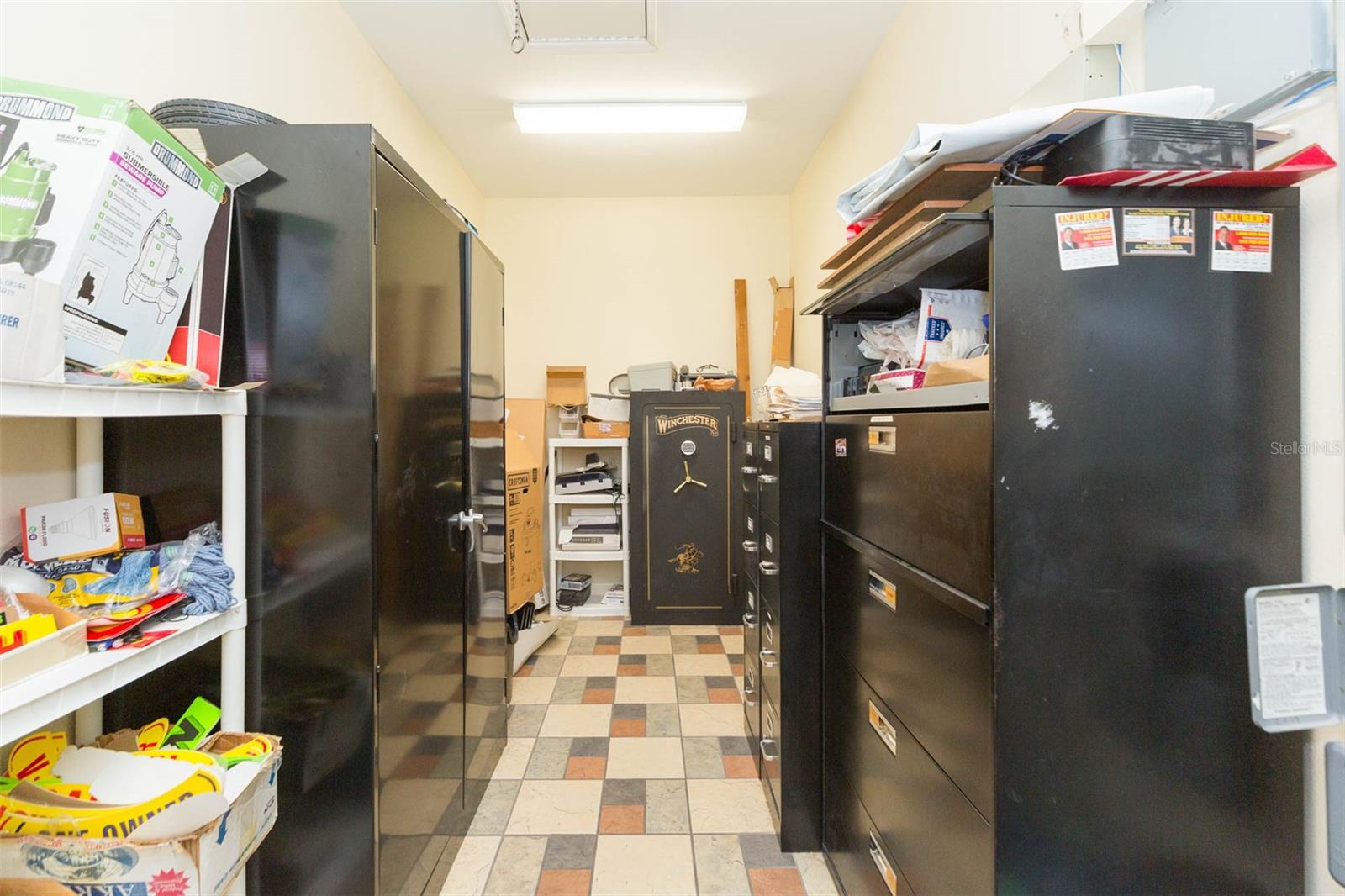 Listing photo id 24 for 13815 21st Street