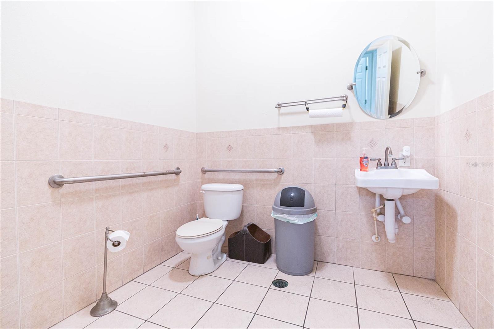 Listing photo id 26 for 13815 21st Street