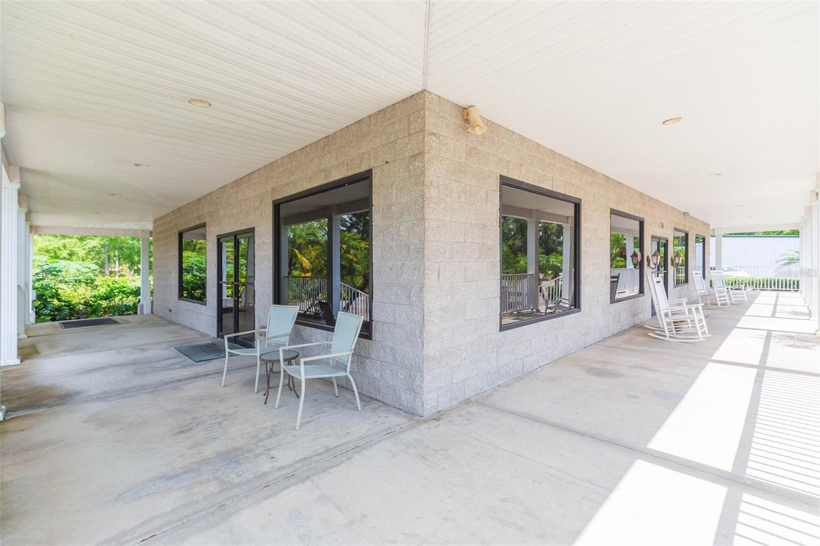 Listing photo id 32 for 13815 21st Street