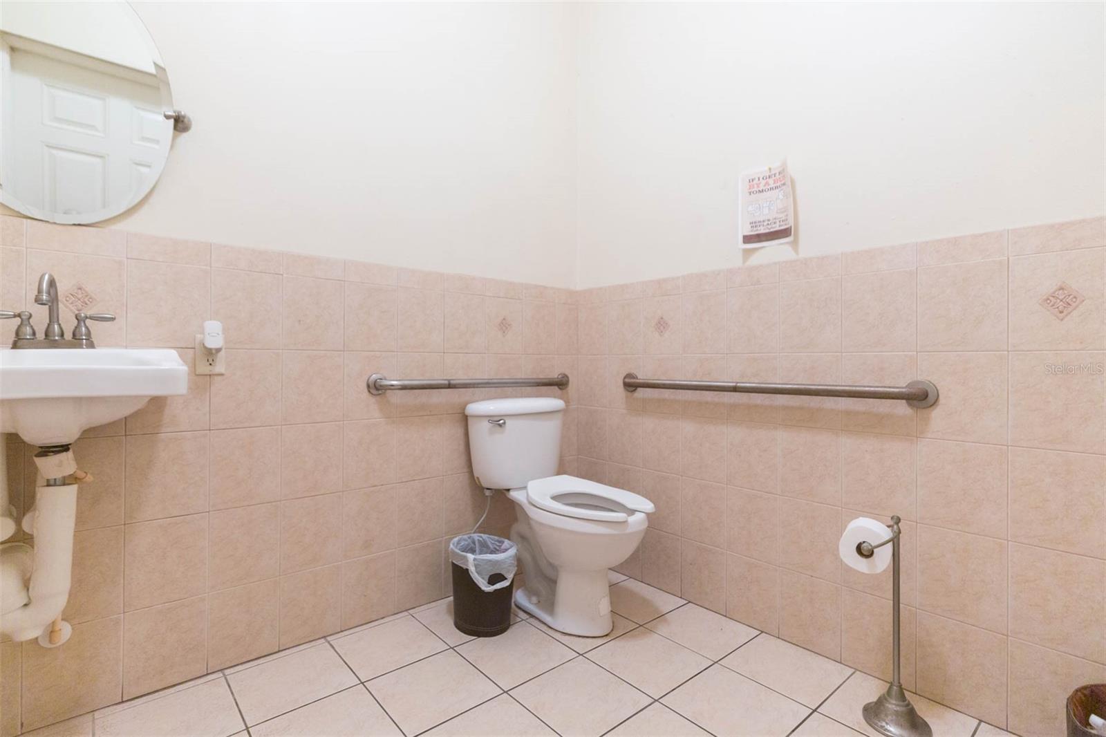 Listing photo id 34 for 13815 21st Street
