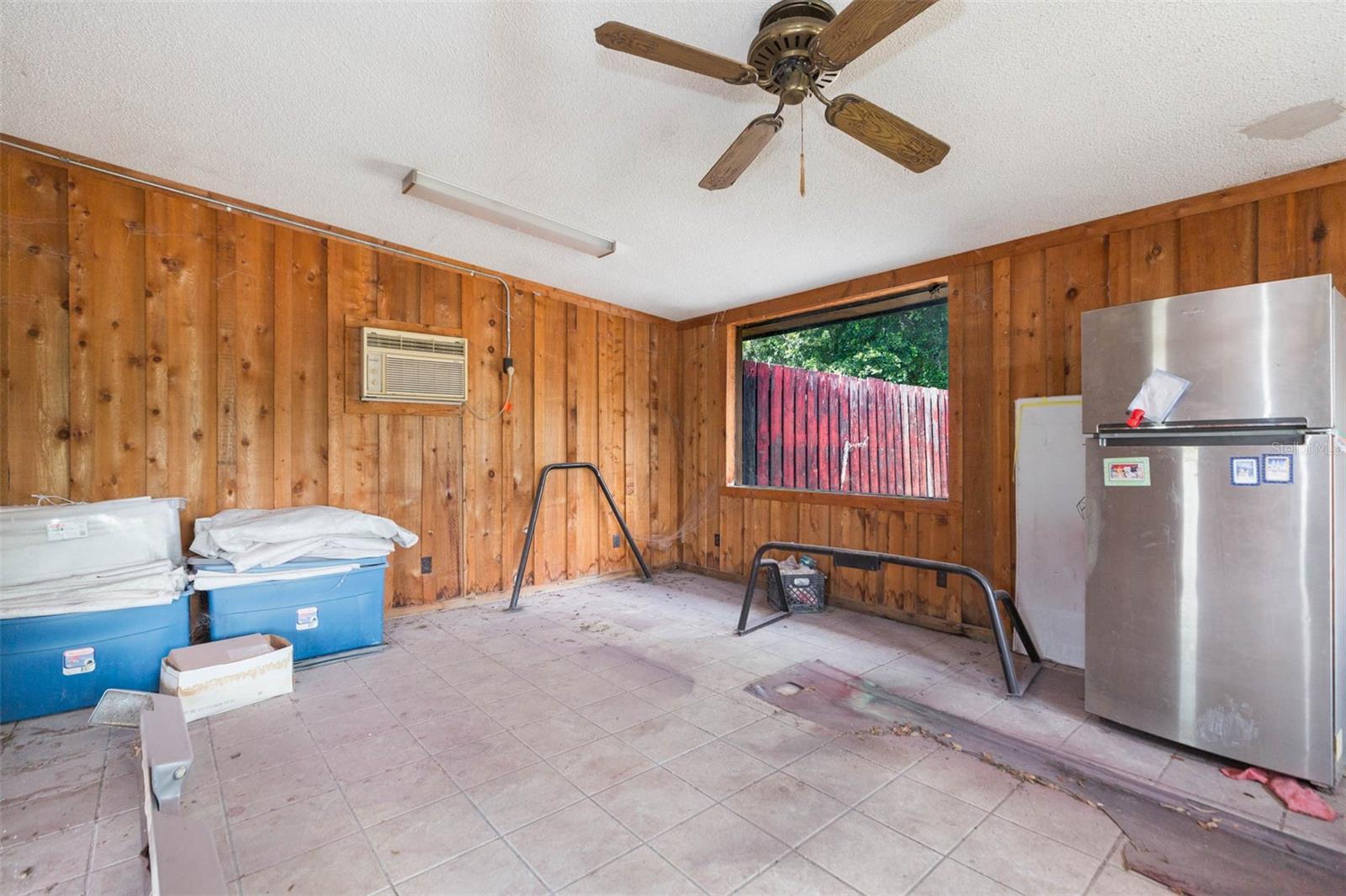 Listing photo id 40 for 13815 21st Street