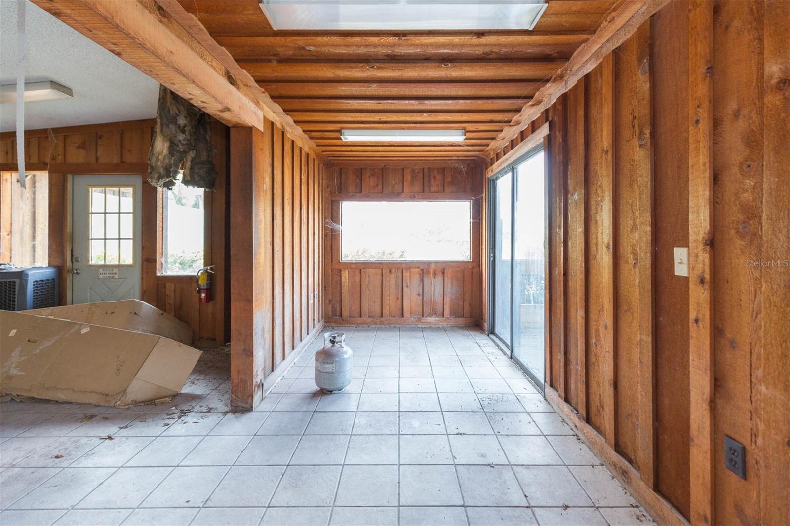 Listing photo id 43 for 13815 21st Street
