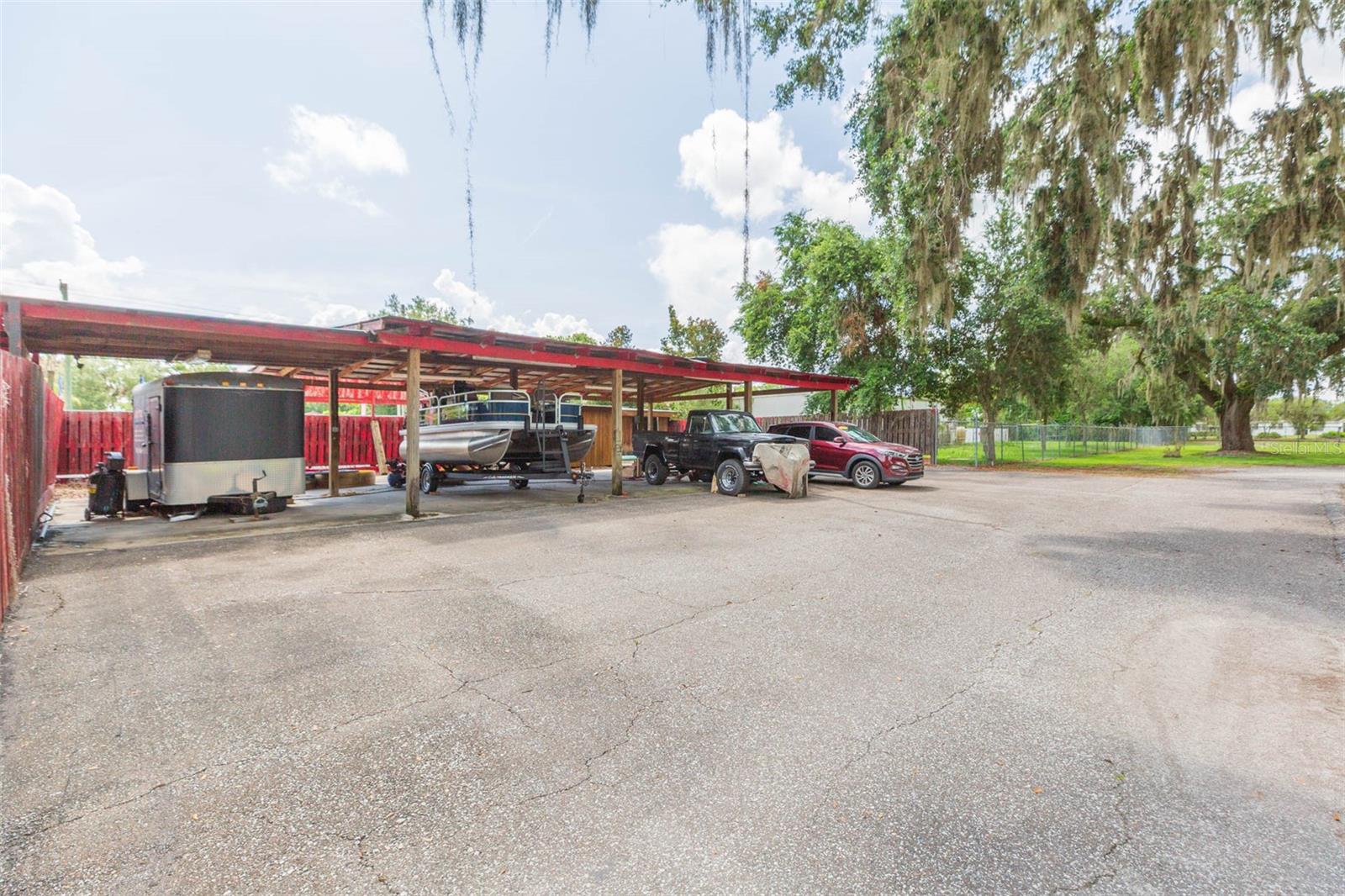 Listing photo id 47 for 13815 21st Street