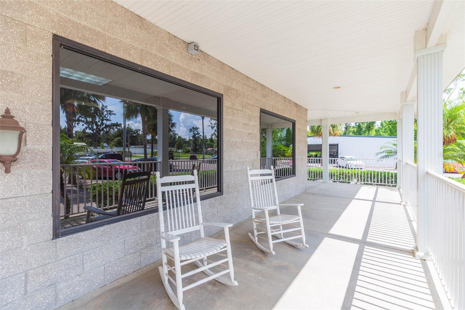 Listing photo id 3 for 13815 21st Street
