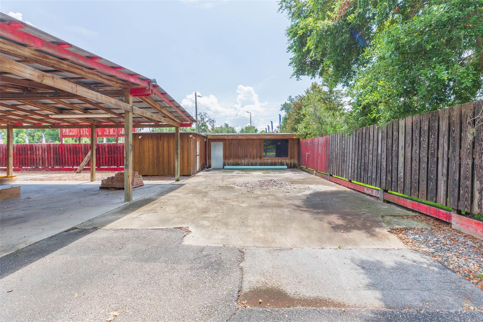 Listing photo id 49 for 13815 21st Street