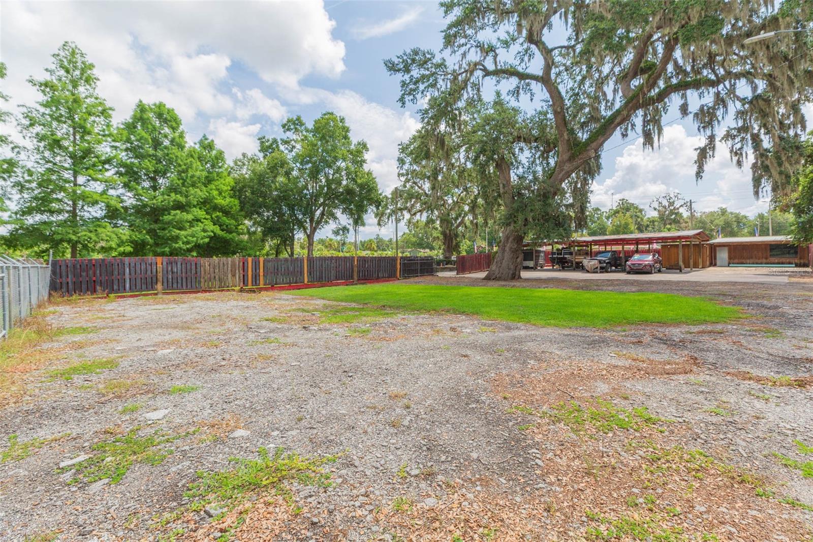 Listing photo id 52 for 13815 21st Street