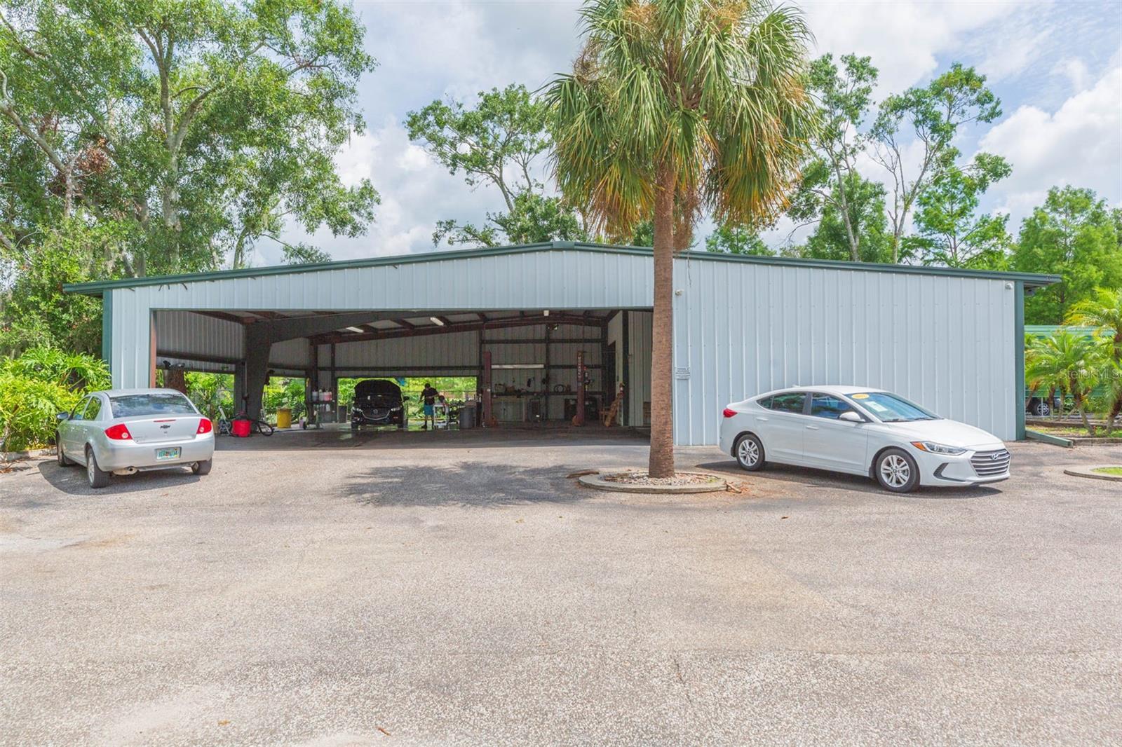 Listing photo id 55 for 13815 21st Street