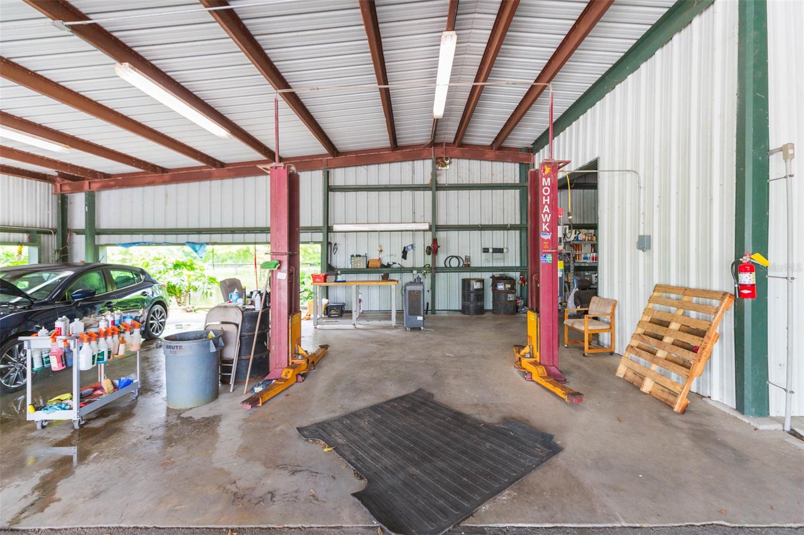 Listing photo id 58 for 13815 21st Street