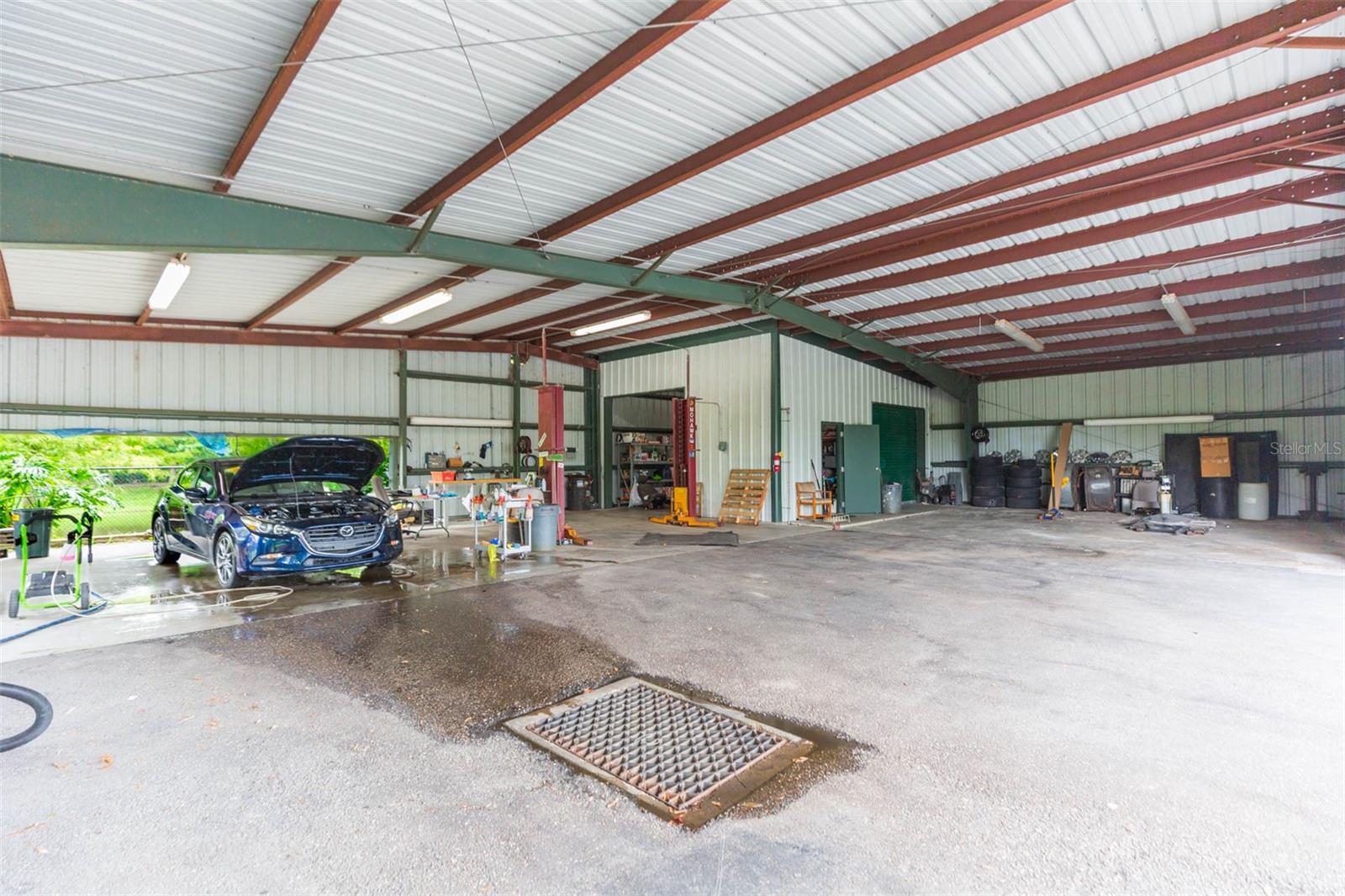 Listing photo id 62 for 13815 21st Street