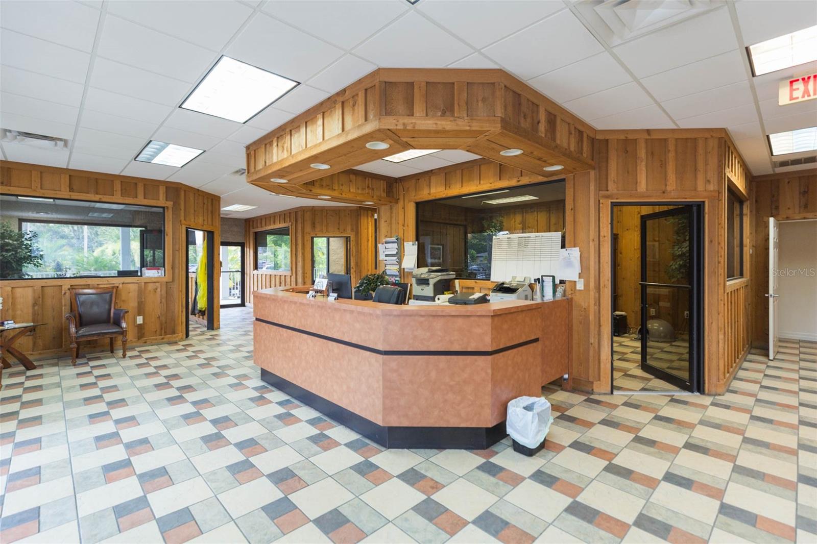 Listing photo id 5 for 13815 21st Street