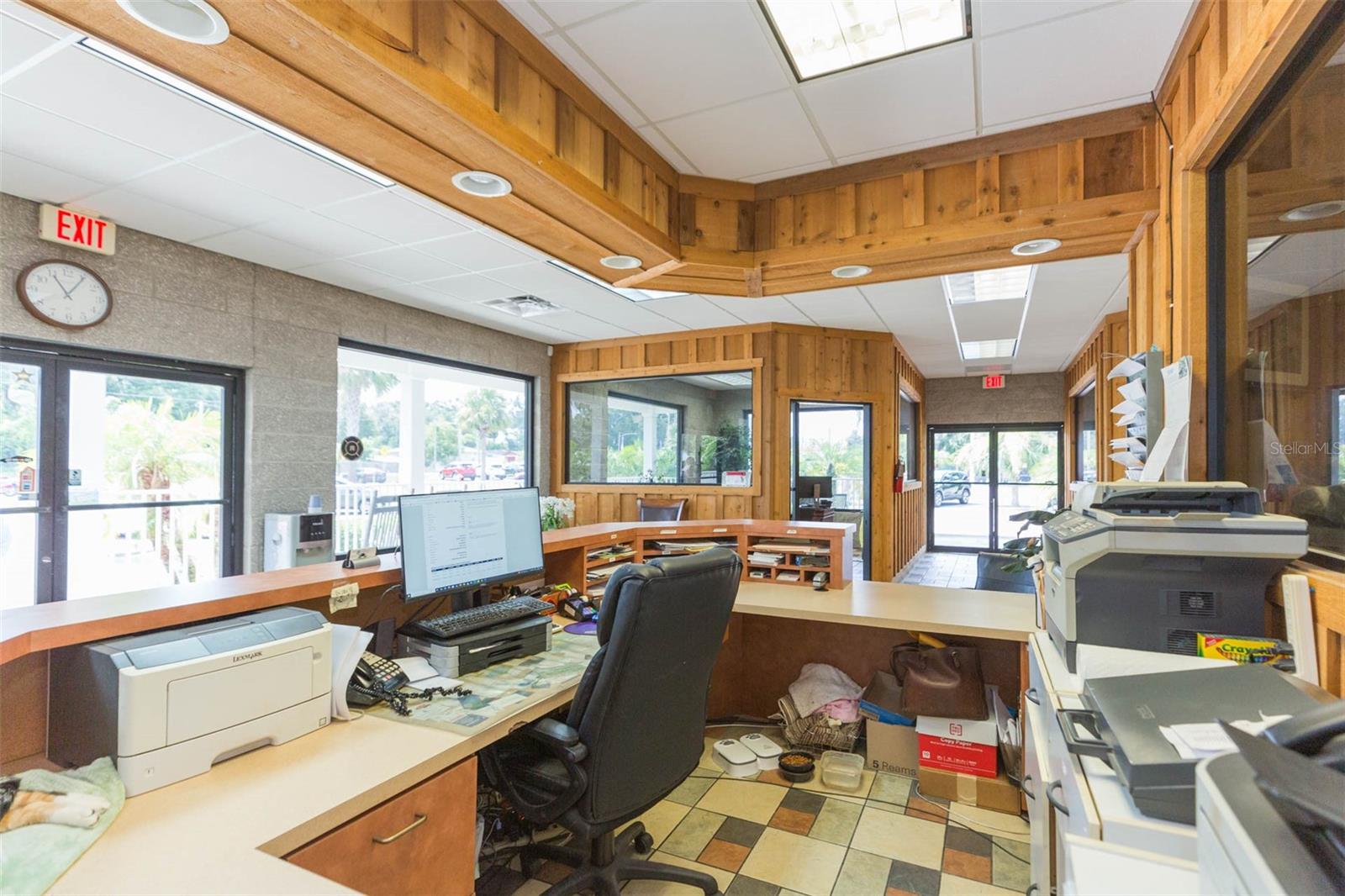 Listing photo id 7 for 13815 21st Street