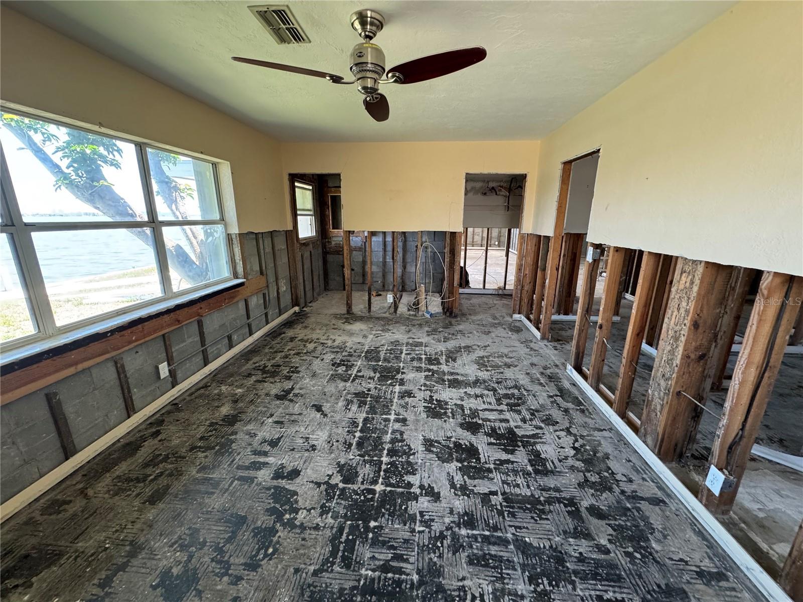 Image 13 of 19 For 5407 Pali Way