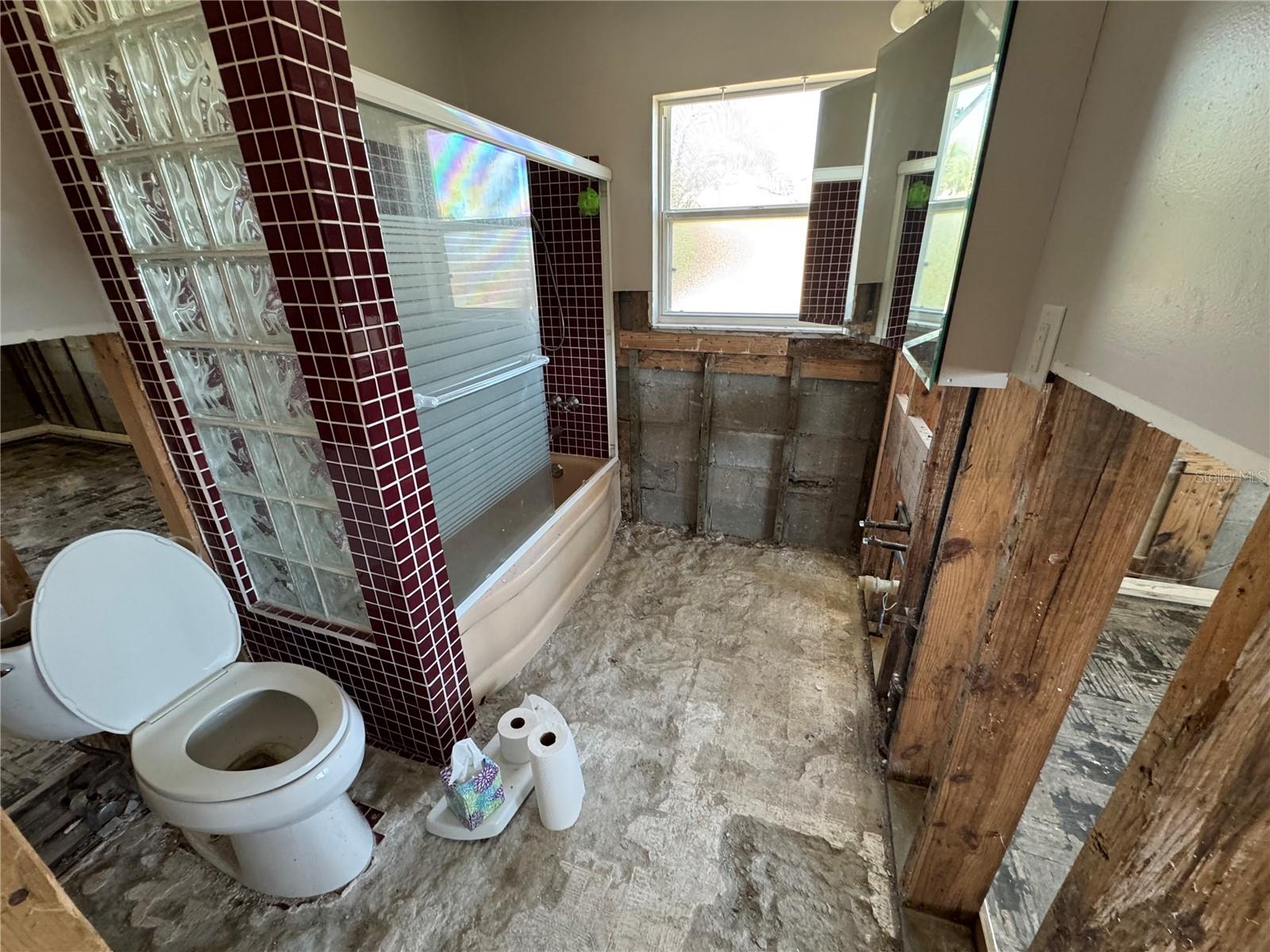Image 16 of 19 For 5407 Pali Way