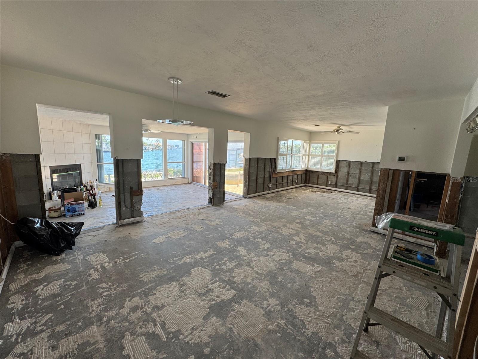 Image 8 of 19 For 5407 Pali Way