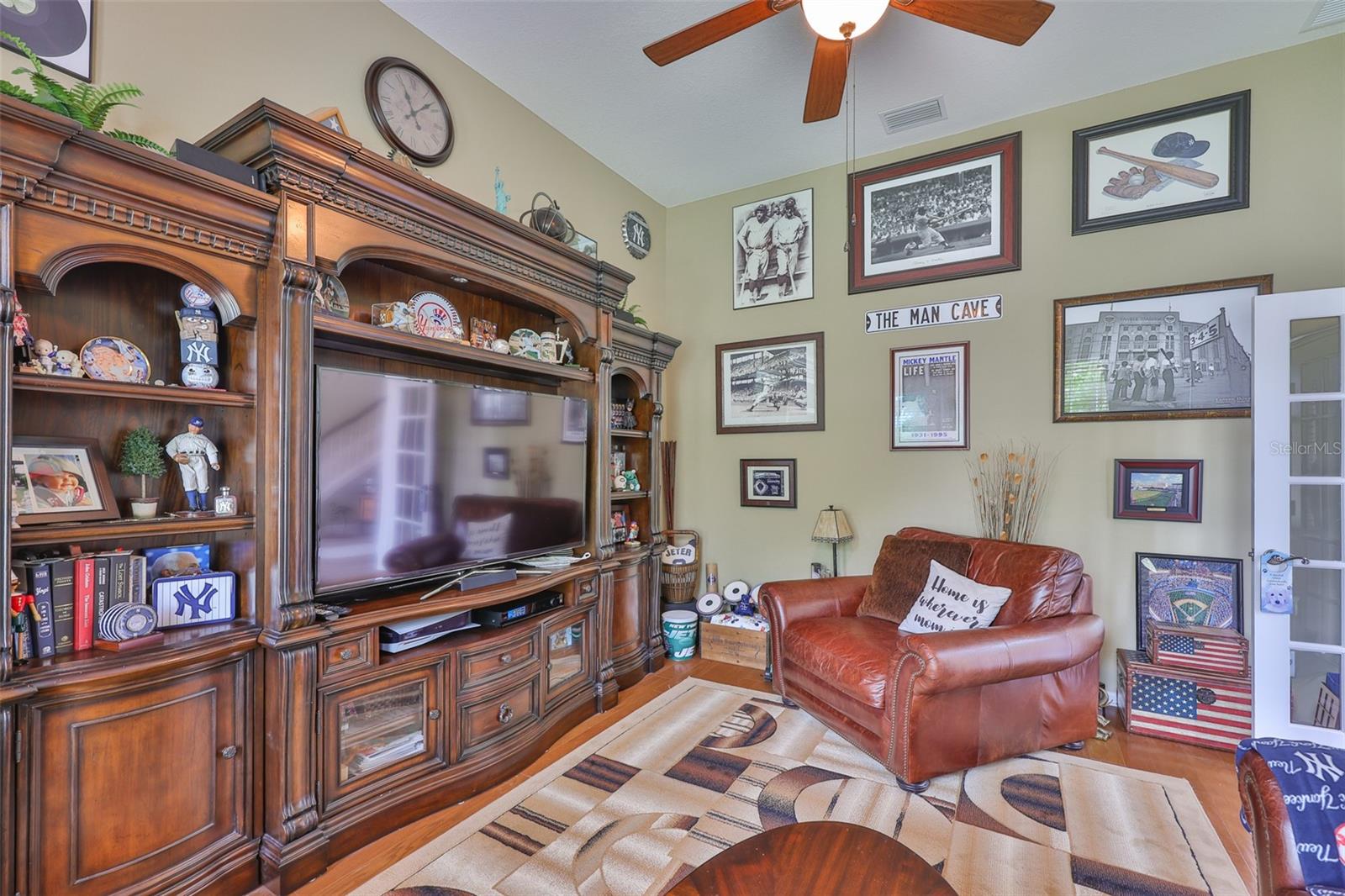Image 19 of 59 For 13728 Artesa Bell Drive