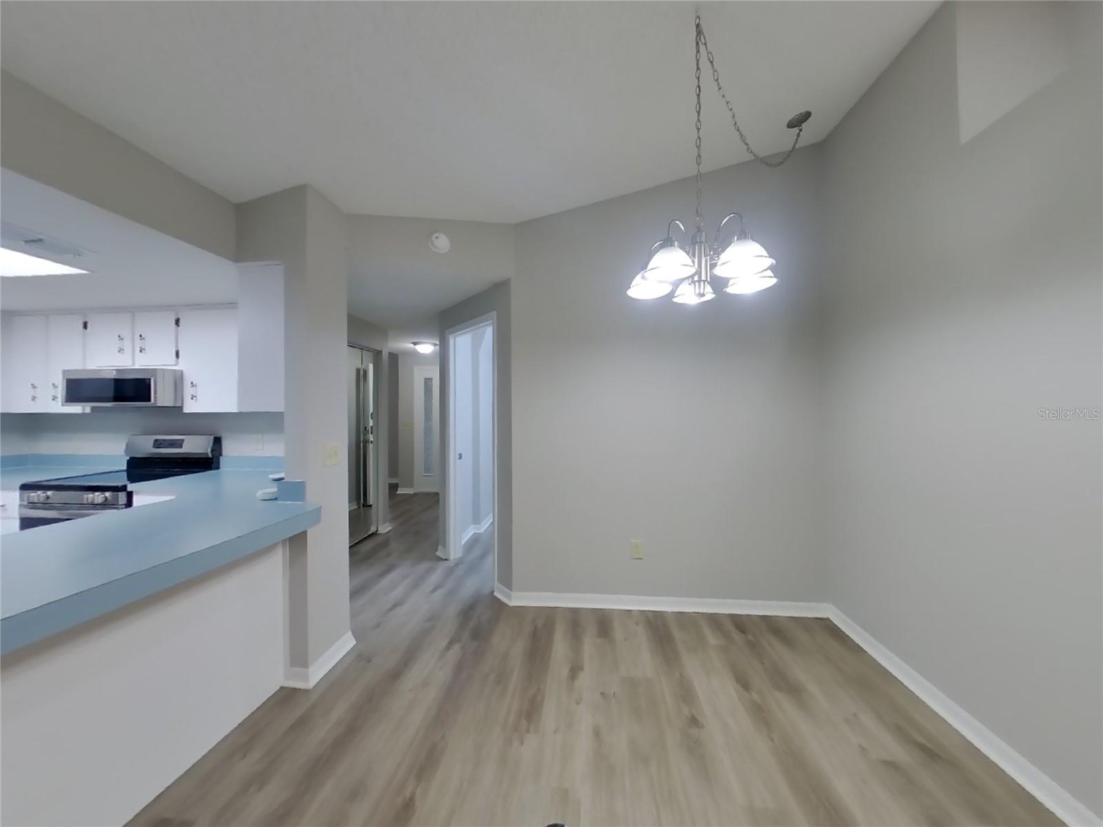 Image 5 of 18 For 7352 Cone Shell Drive