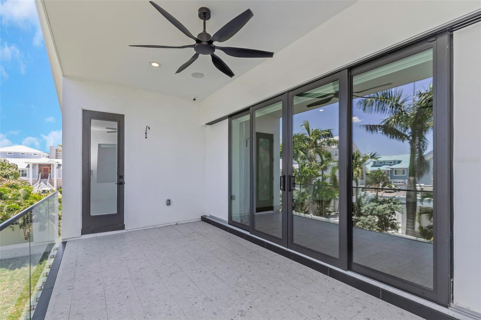 Image 15 of 69 For 5924 Bayview Circle S