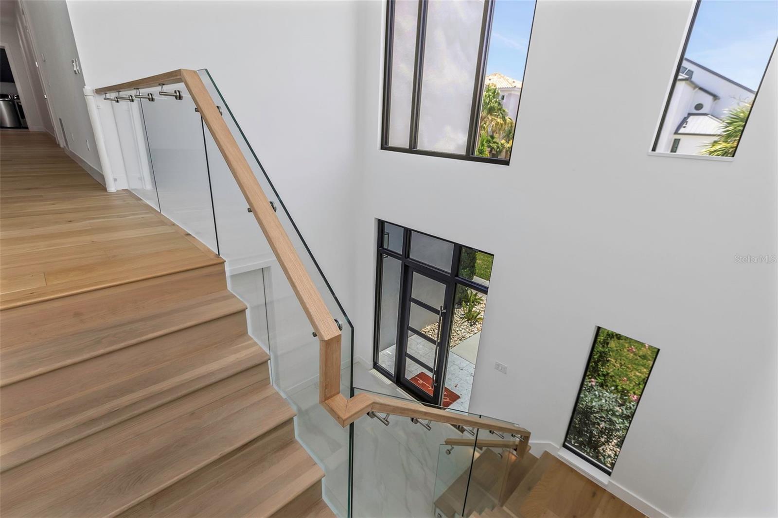 Image 3 of 69 For 5924 Bayview Circle S