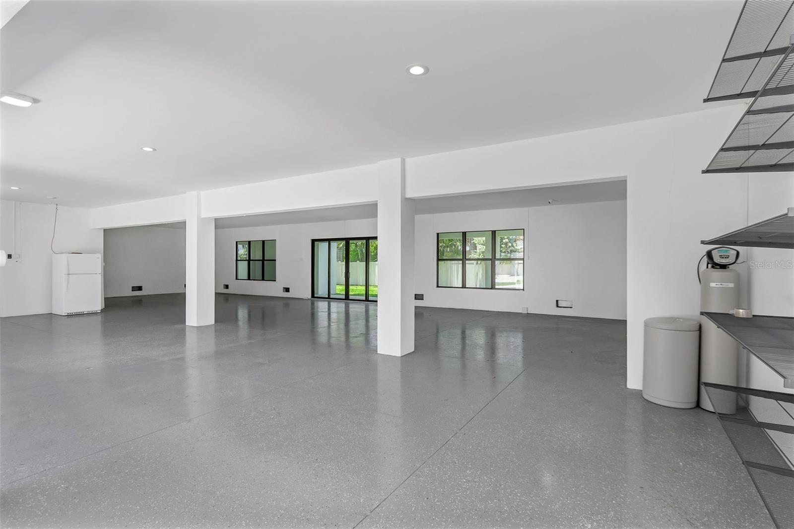 Image 45 of 69 For 5924 Bayview Circle S