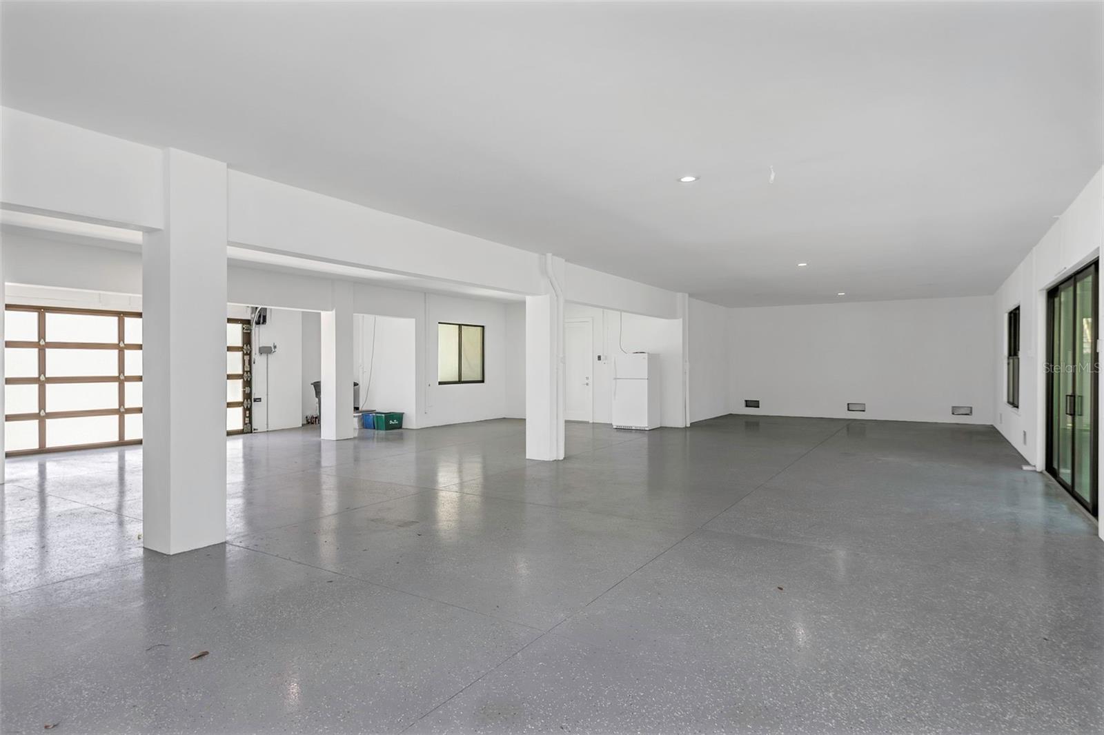 Image 47 of 69 For 5924 Bayview Circle S