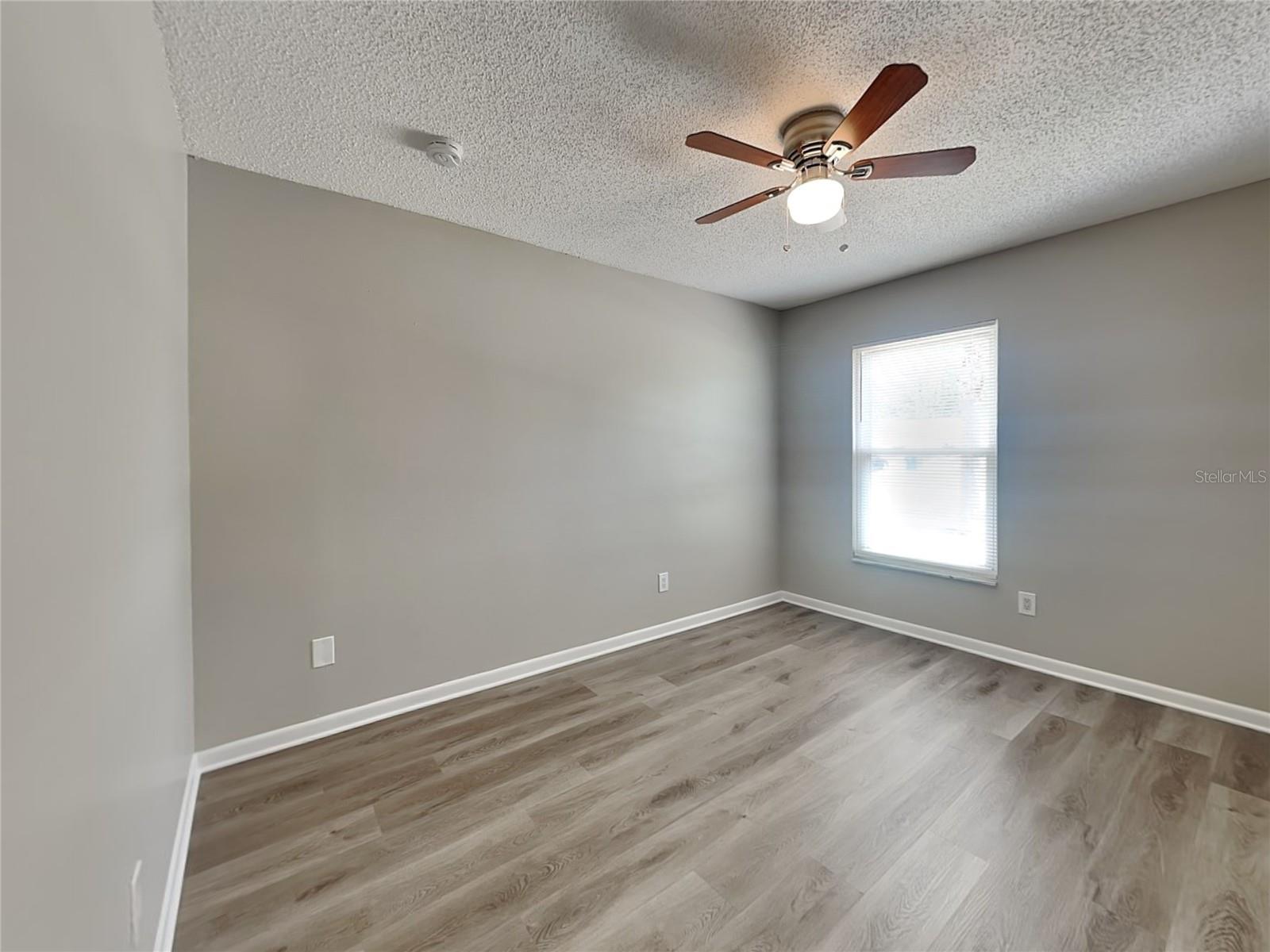 Image 13 of 22 For 4399 Crescent Road