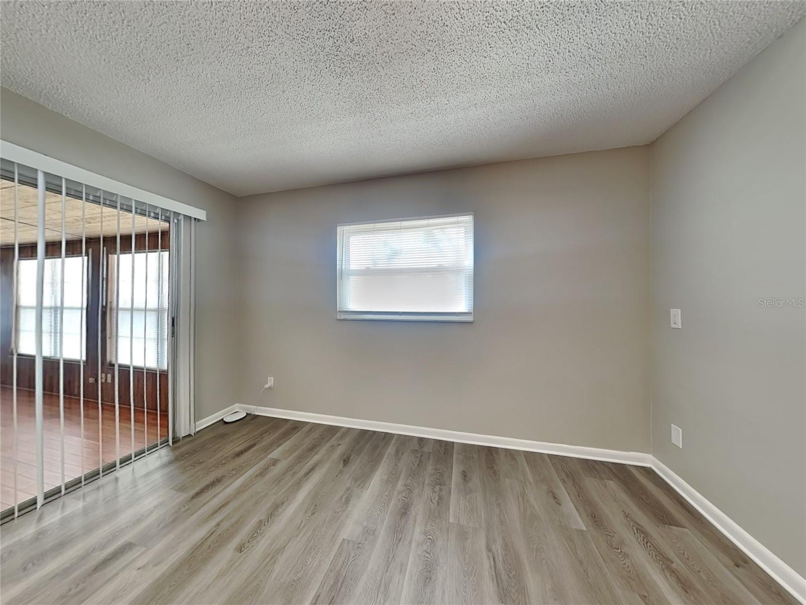 Image 4 of 22 For 4399 Crescent Road