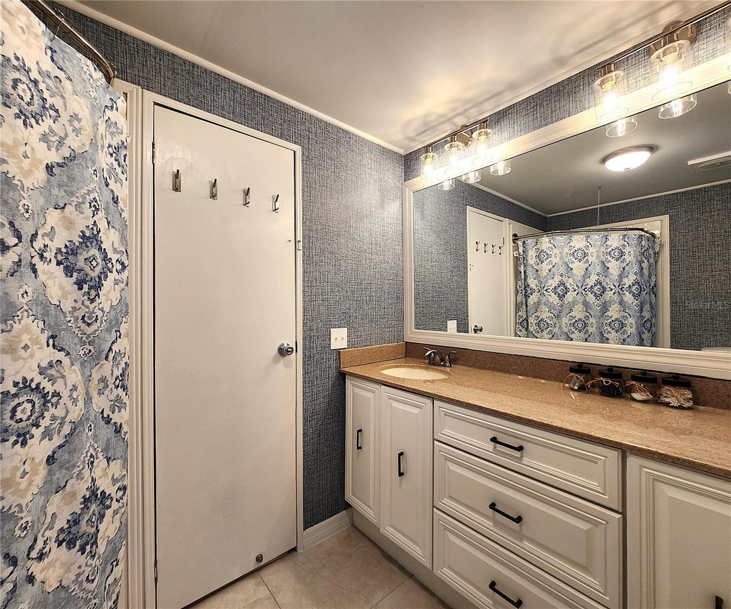 Image 34 of 65 For 5258 Wisteria Circle