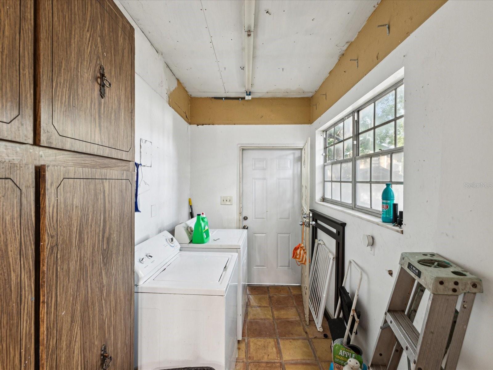 Listing photo id 10 for 5604 Cherokee Avenue