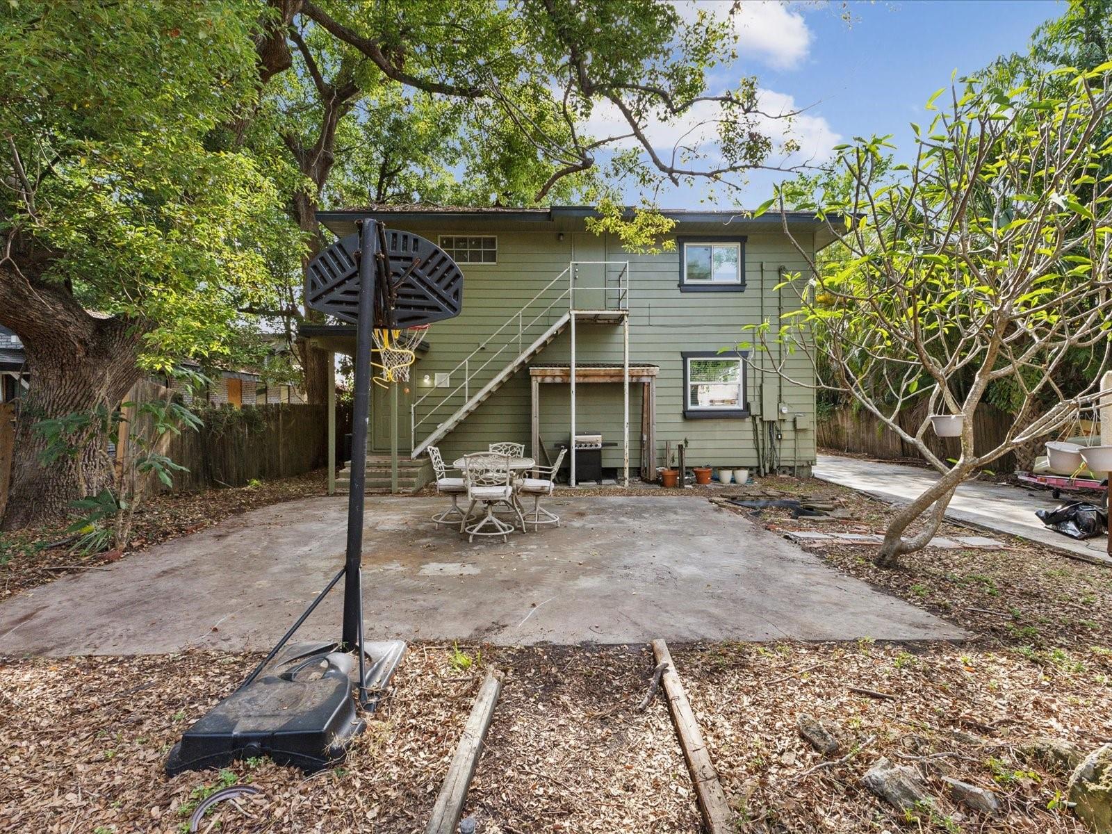 Listing photo id 27 for 5604 Cherokee Avenue