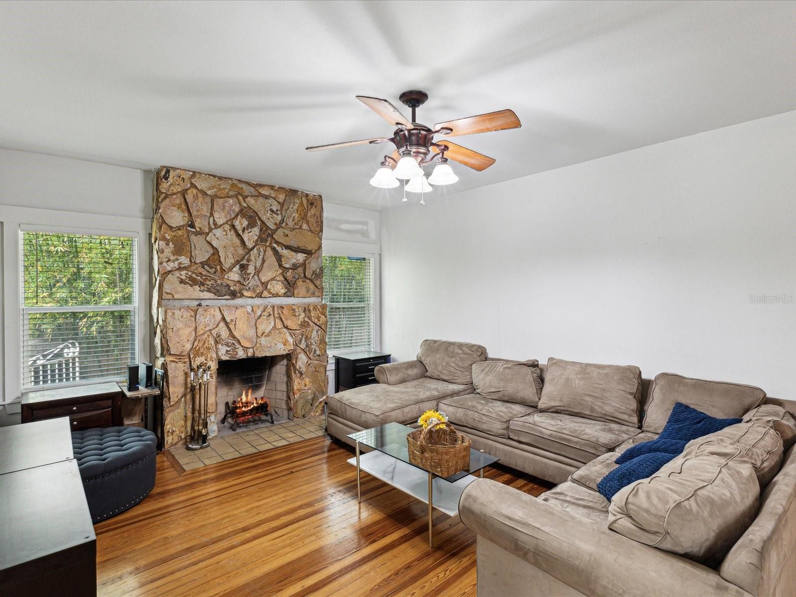 Listing photo id 1 for 5604 Cherokee Avenue