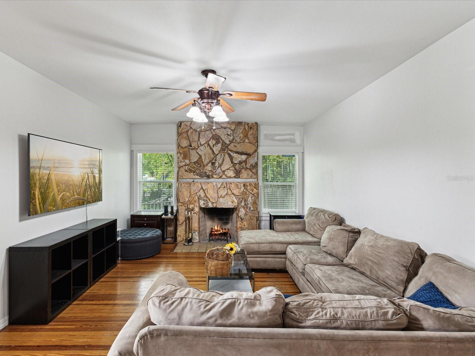Listing photo id 5 for 5604 Cherokee Avenue
