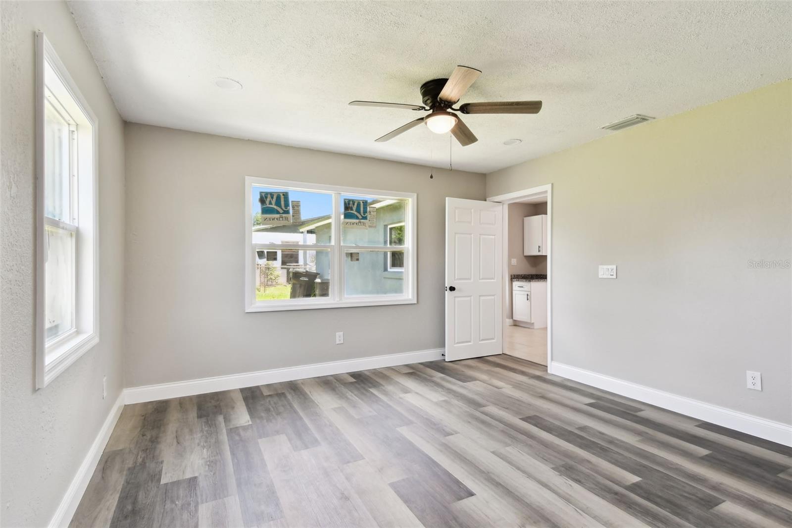 Image 37 of 61 For 2902 Wheeler Street