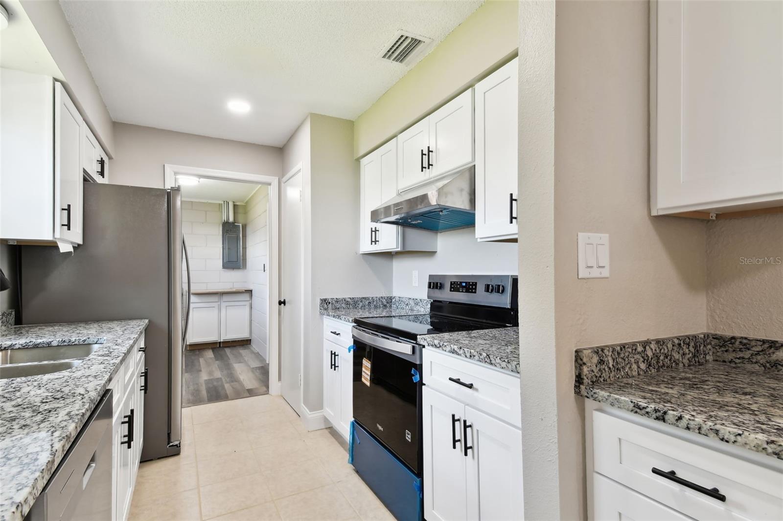 Image 5 of 61 For 2902 Wheeler Street