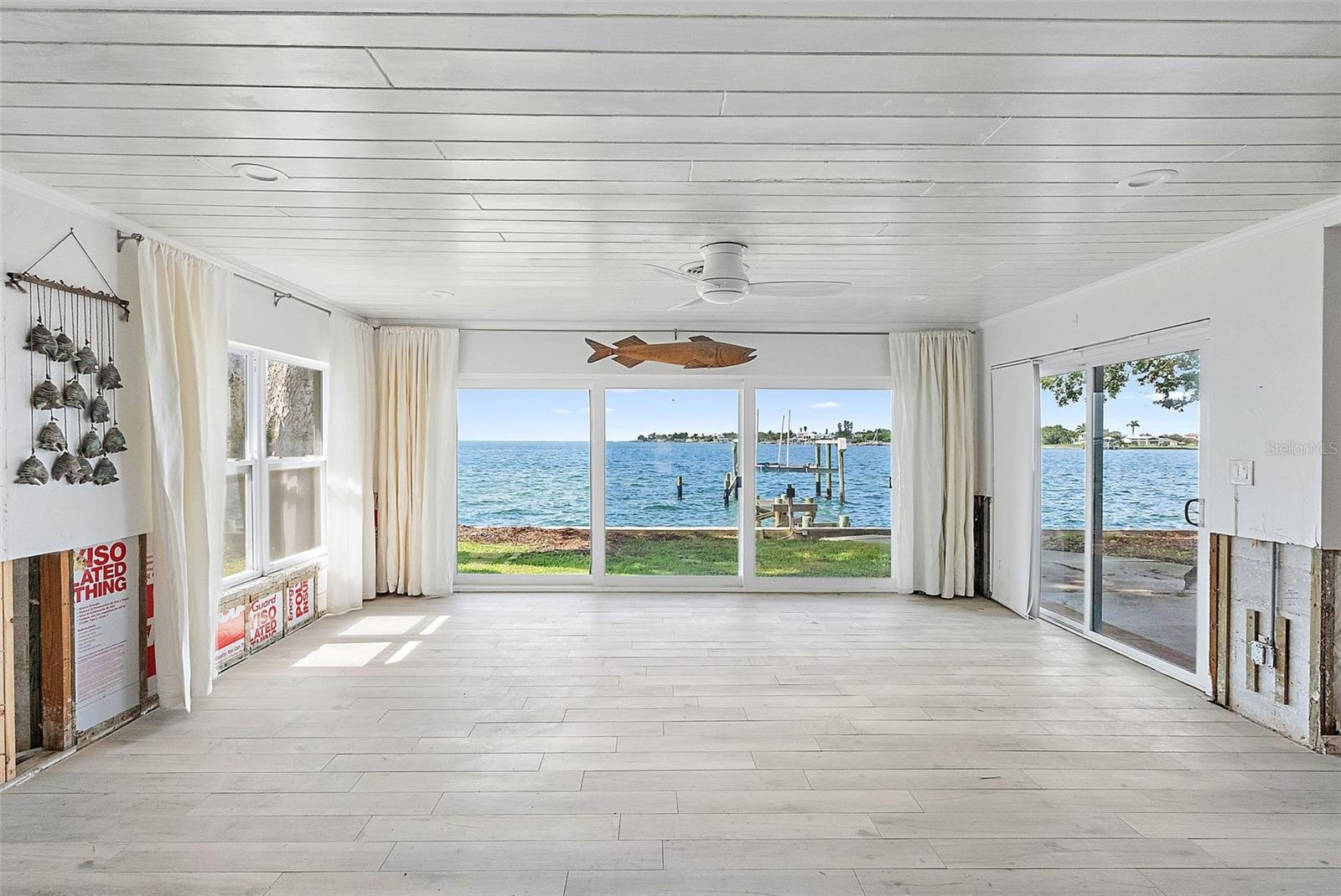 Listing photo id 9 for 2650 Bay Isle Drive Se