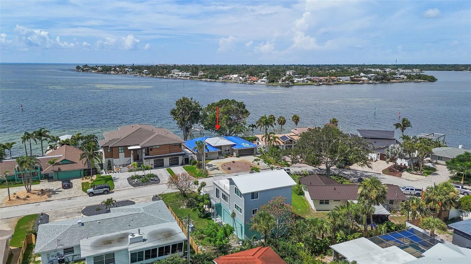 Listing photo id 1 for 2650 Bay Isle Drive Se