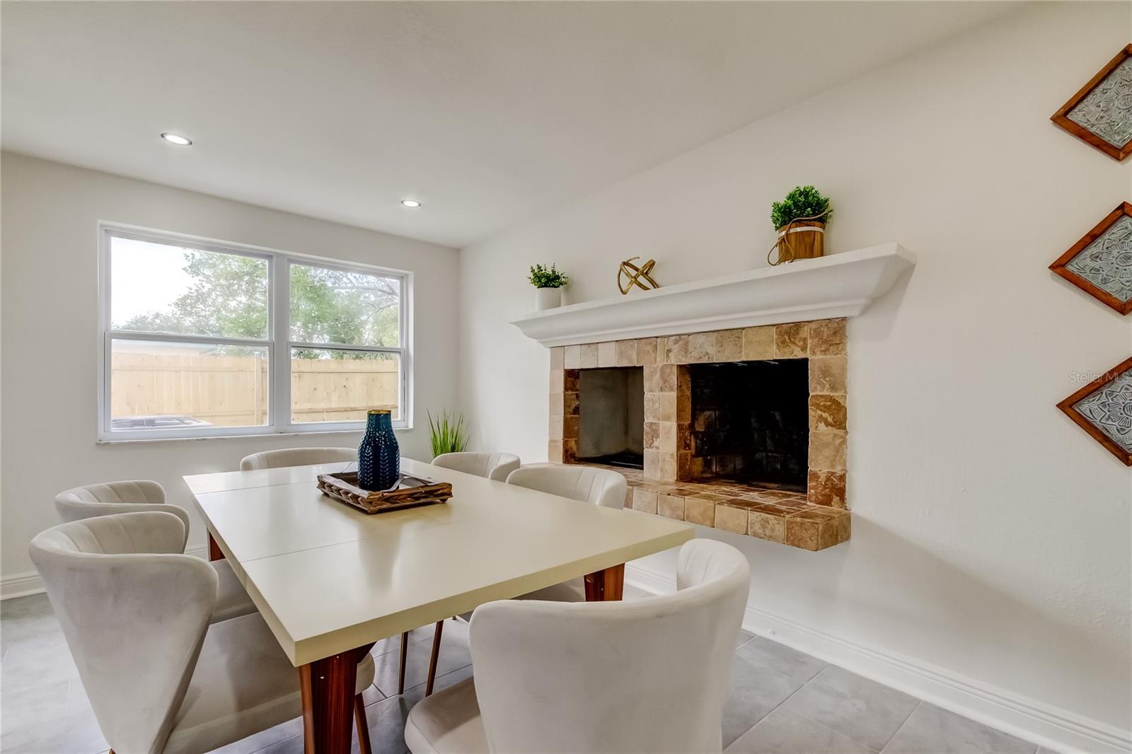 Listing photo id 12 for 3025 Palamore Drive