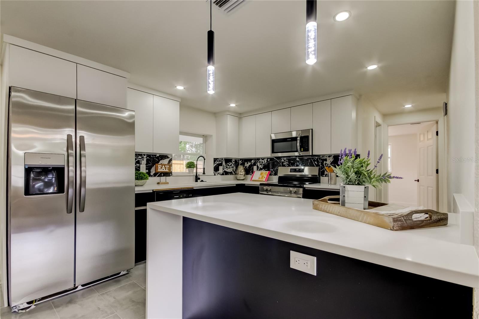 Listing photo id 18 for 3025 Palamore Drive