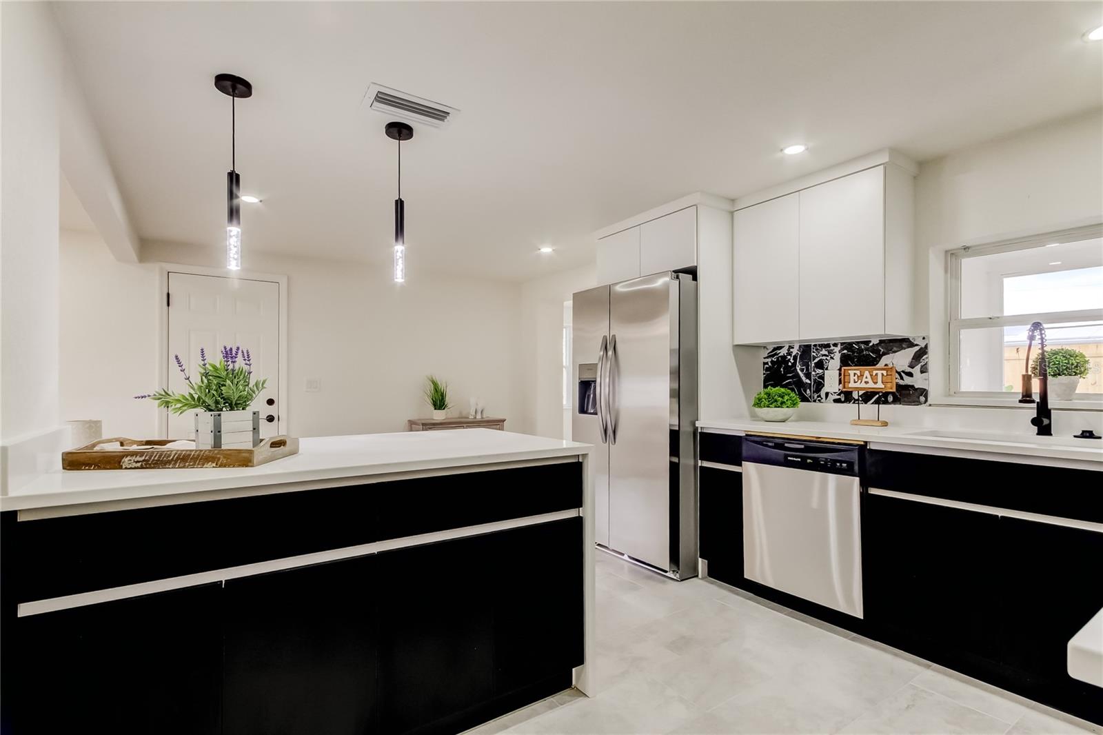 Listing photo id 24 for 3025 Palamore Drive