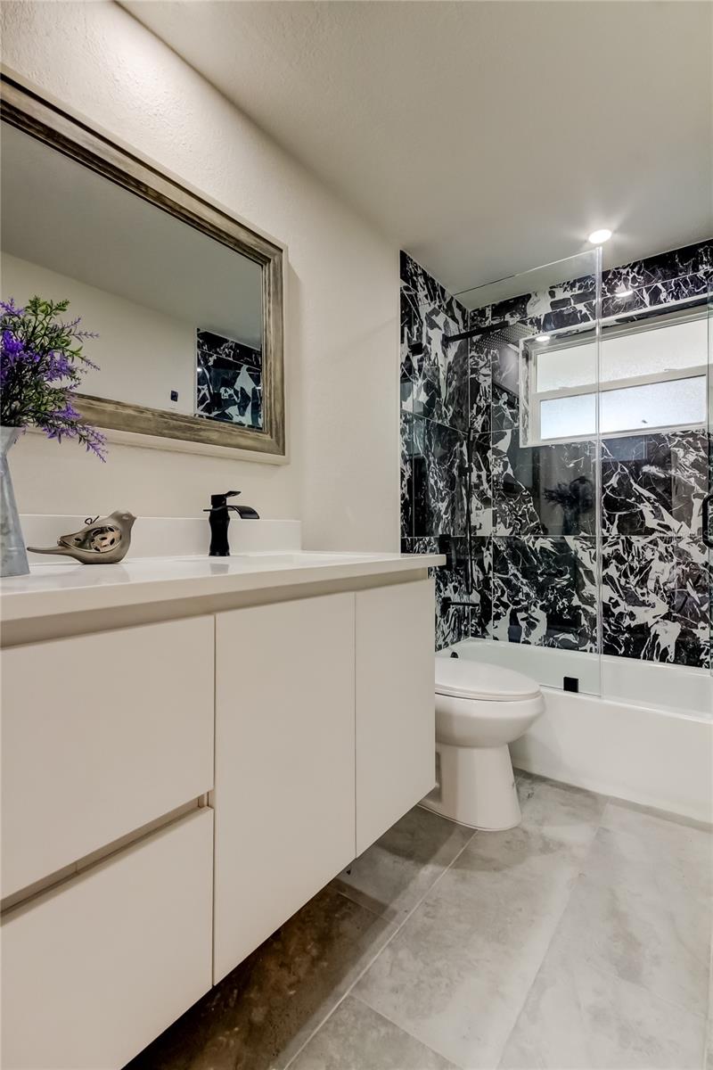Listing photo id 27 for 3025 Palamore Drive