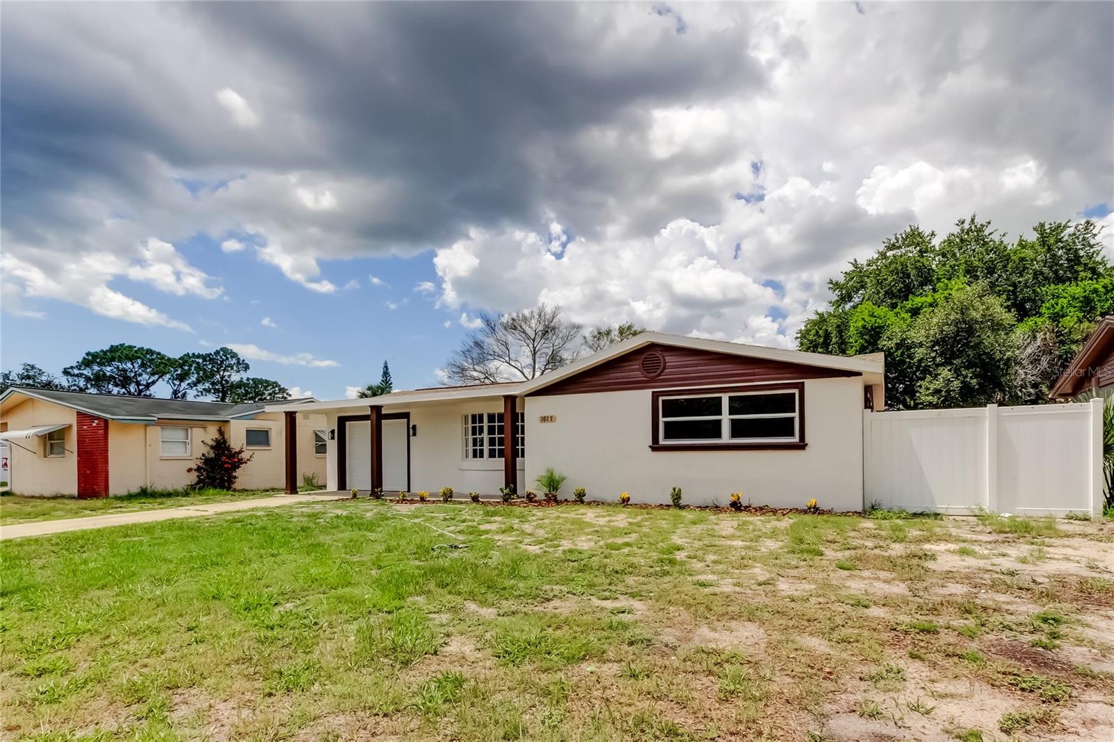 Listing photo id 1 for 3025 Palamore Drive
