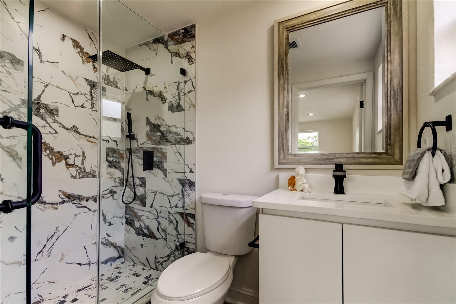 Listing photo id 32 for 3025 Palamore Drive
