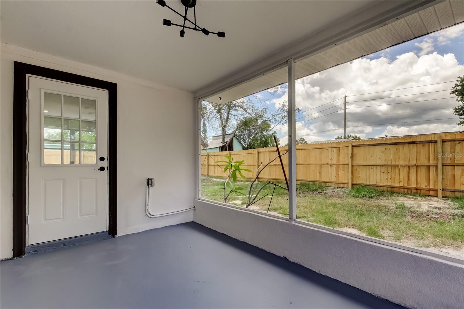 Listing photo id 38 for 3025 Palamore Drive